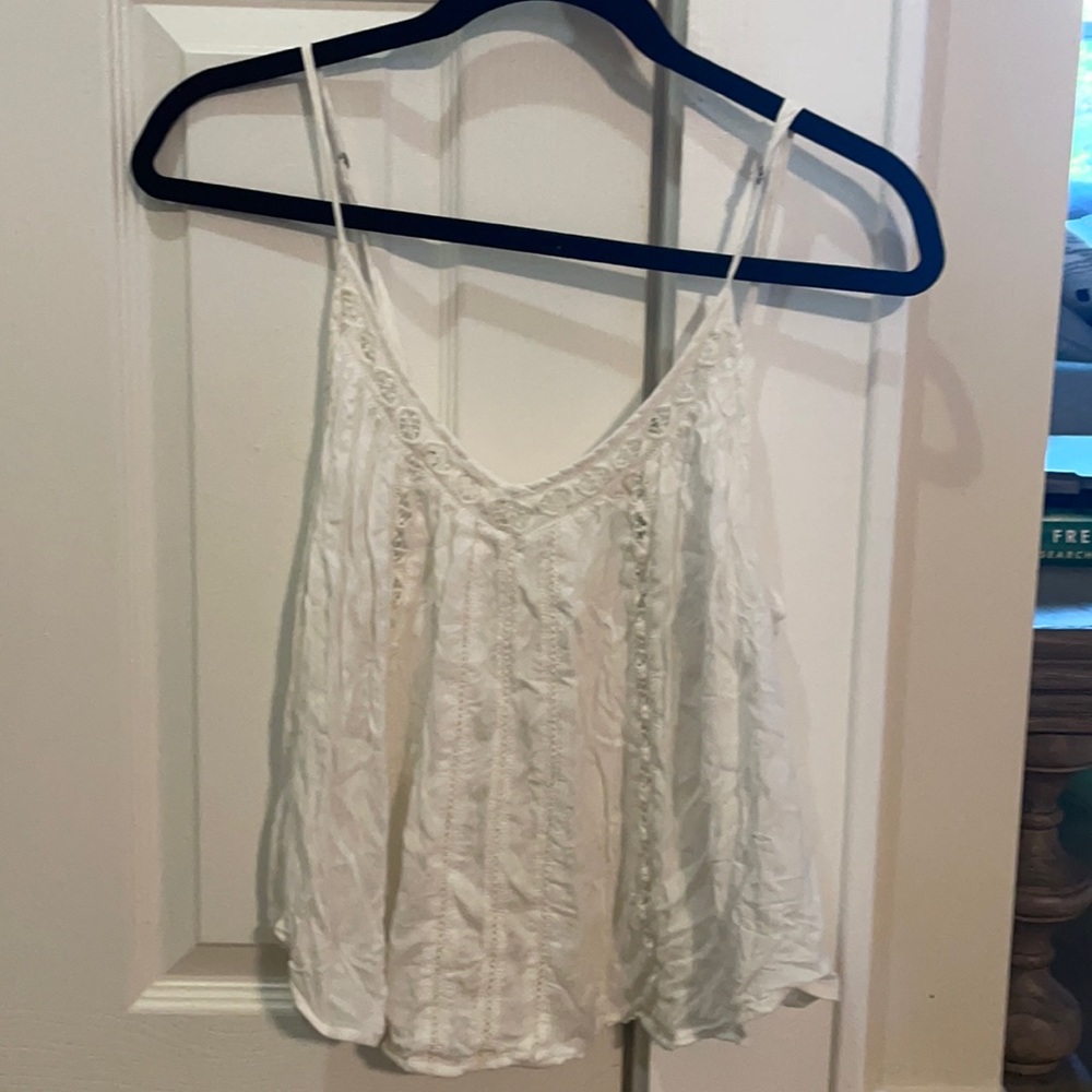 White lace detailing flowy crop tank